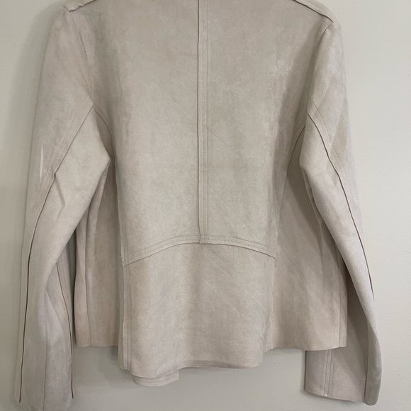 *NEW* Gorgeous and light weight.  Silver hardware! - Picture 7 of 11